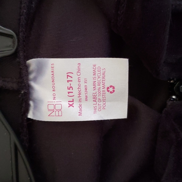 No Boundaries Velour Cropped Hoodie Jacket - Picture 4 of 4